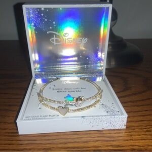 NIB Disney Gold Minnie Mouse Heart Sparkle Cuff Bracelet